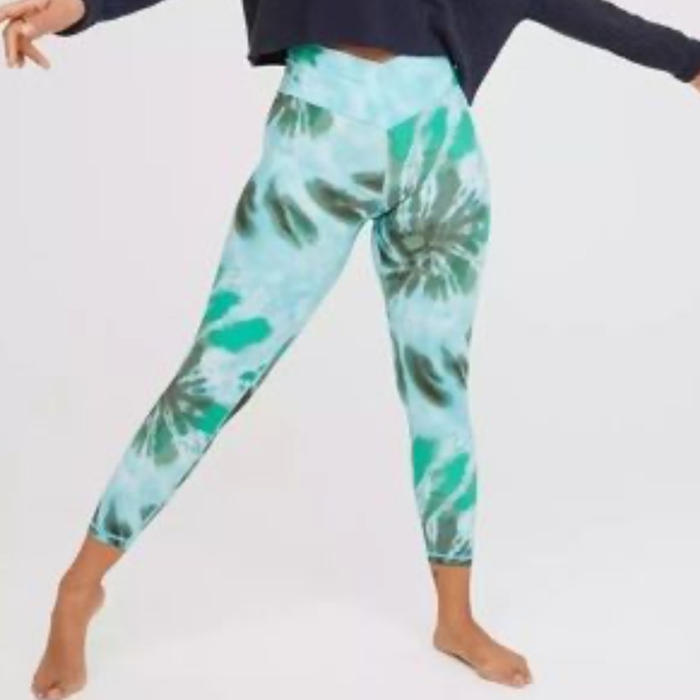 NWOT Aerie Crossover Front Print Leggings